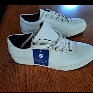 New K-Swiss size 11M sneakers